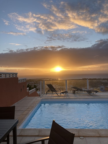 Beautiful villa with spectacular views across Caleta. 