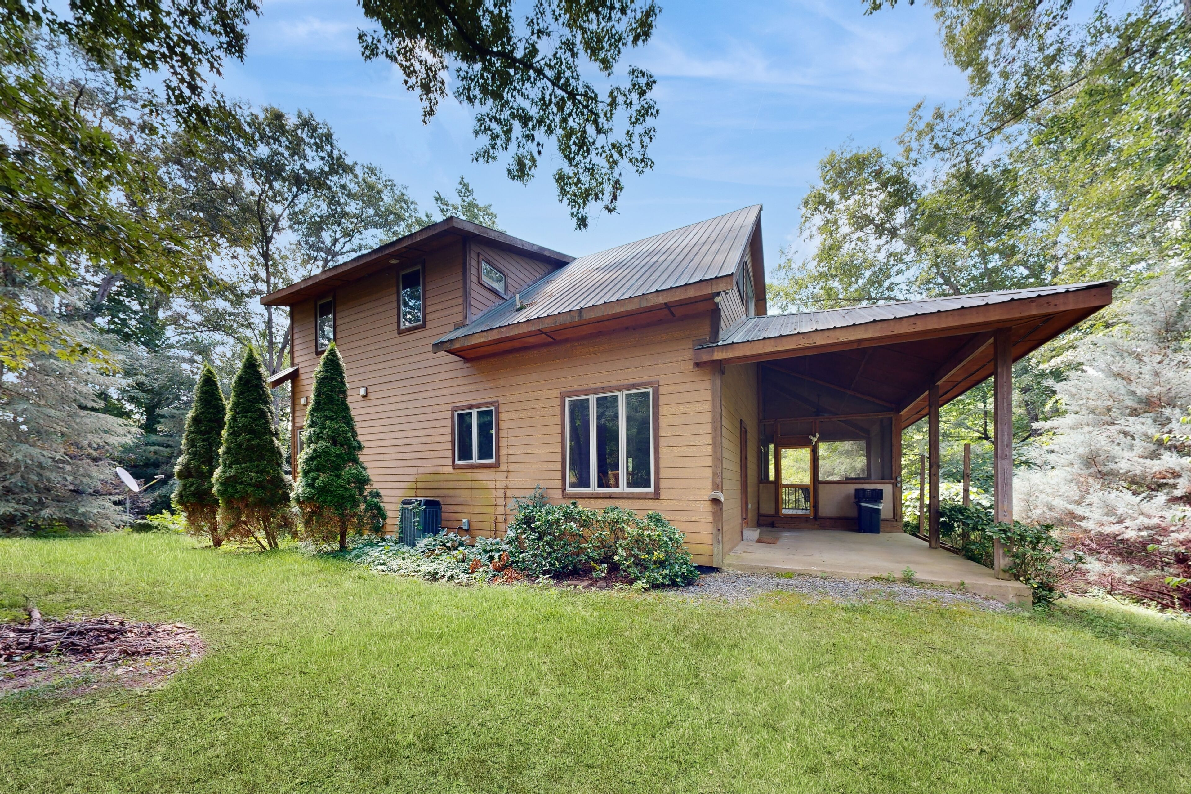 5-Acre Hideaway | Screened Porch | Tall Ceilings, Office Loft | Wildlife