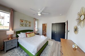 3 bedrooms, iron/ironing board, Internet, bed sheets