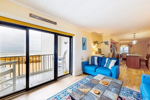 TV, DVD player, books, stereo