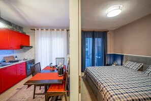 1 chambre, fer et planche Ă repasser, Wi-Fi, literie fournie