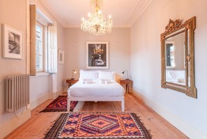 2 bedrooms, desk, iron/ironing board, Internet - GuestReady - Ray of Light (Lisbon)