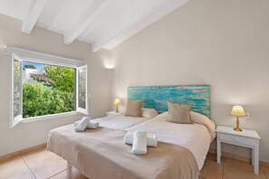 2 bedrooms, iron/ironing board, free WiFi, bed sheets