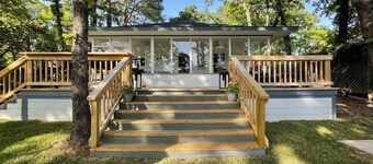 Island Park Cottage- 2 bedroom home on the Lake