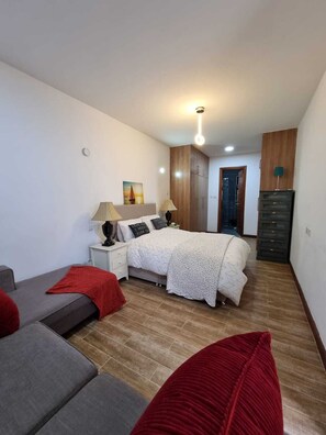 1 Schlafzimmer, Bügeleisen/Bügelbrett, kostenloses WLAN, Bettwäsche