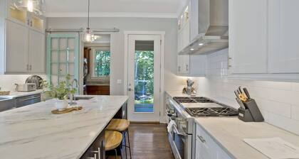 Recently-built all-suite with two porches, firepit, crow's nest, & widow's walk
