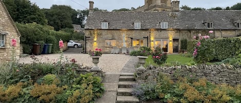 House | 3 bedrooms, Egyptian cotton sheets, WiFi