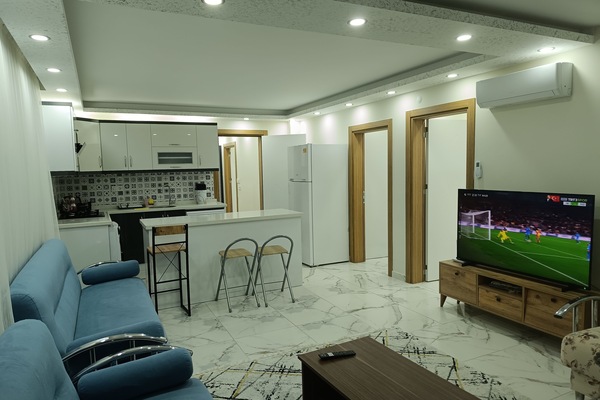Family Apartment | Hypo-allergenic bedding available, desk, laptop workspace
