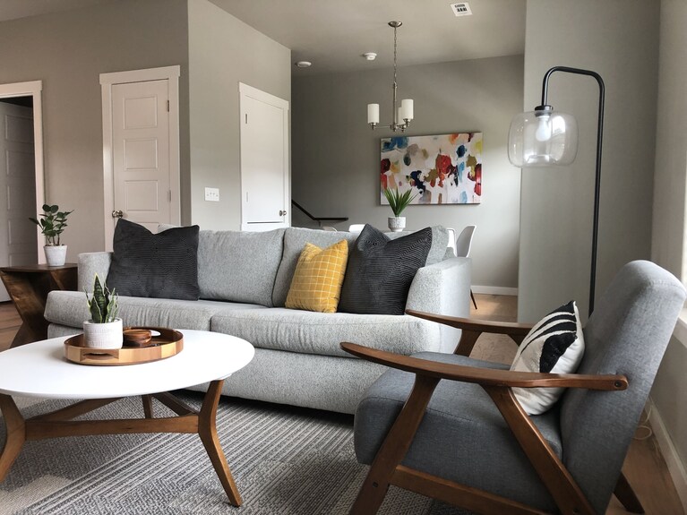 Modern 2b/2.5bath W/ Garage - Close To Uofa And Centennial Park - Fayetteville, AR