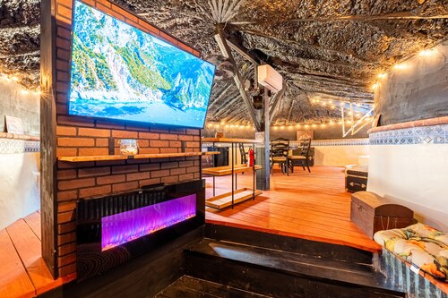 BELLA - Vacation Home & Ultimate HangOut Cave