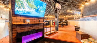 BELLA - Vacation Home & Ultimate HangOut Cave