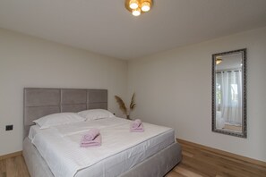 1 slaapkamer, een strijkplank/strijkijzer, gratis wifi, beddengoed