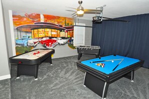 Maison, 6 chambres | Salle de jeux