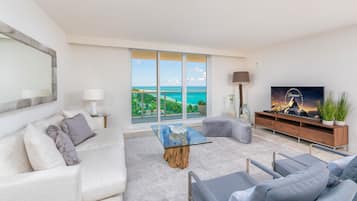 Smart-TV, Videospiele, DVD-Player, TischfuĂball