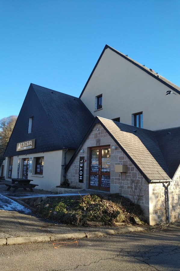 Front of property - Hotel Restaurant ARDESIA (Peyrelevade)