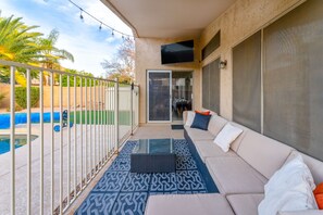 Terrace/patio - 4-bedroom kid friendly home with HEATED Pool!  (gilbert)