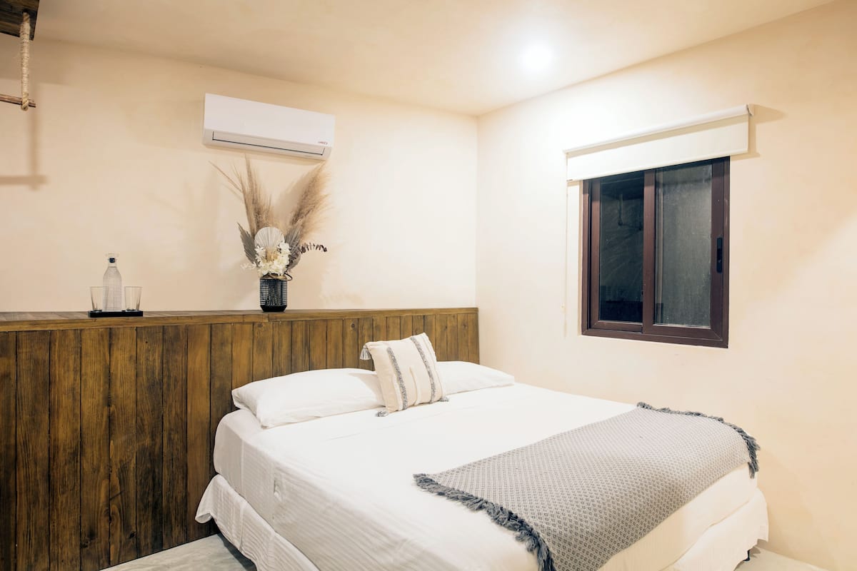 Ropa de cama de alta calidad y minibar 