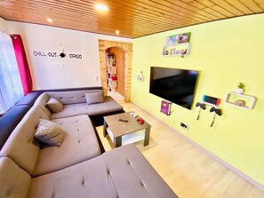 Smart TV, consola de videojuegos, reproductor de DVD y libros 