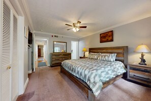 2 slaapkamers, een strijkplank/strijkijzer, internet, beddengoed