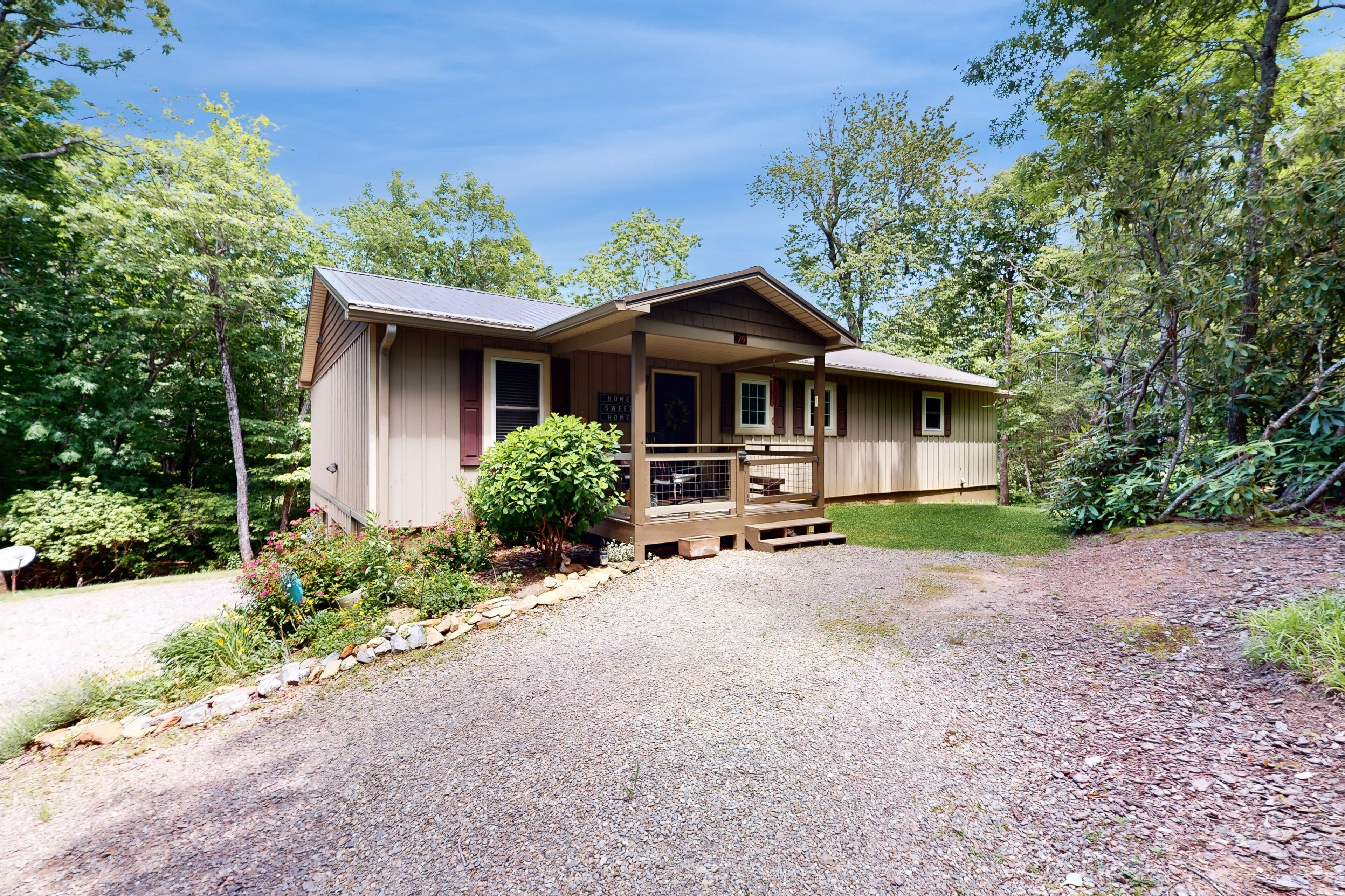 Enchanting new build with screened porch & gourmet kitchen