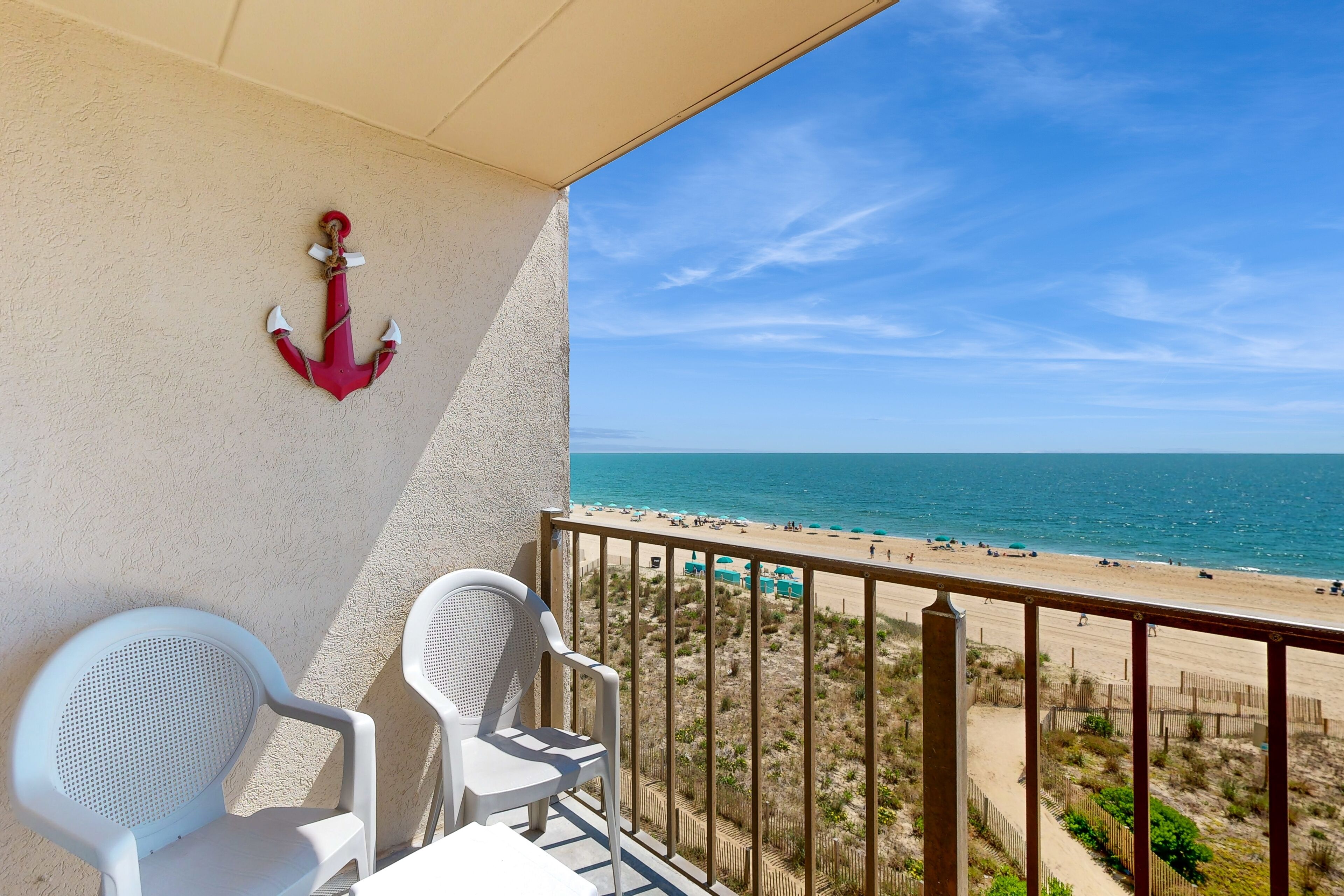 Marigot Beach gem with private ocean-view balcony & indoor pool - steps to water