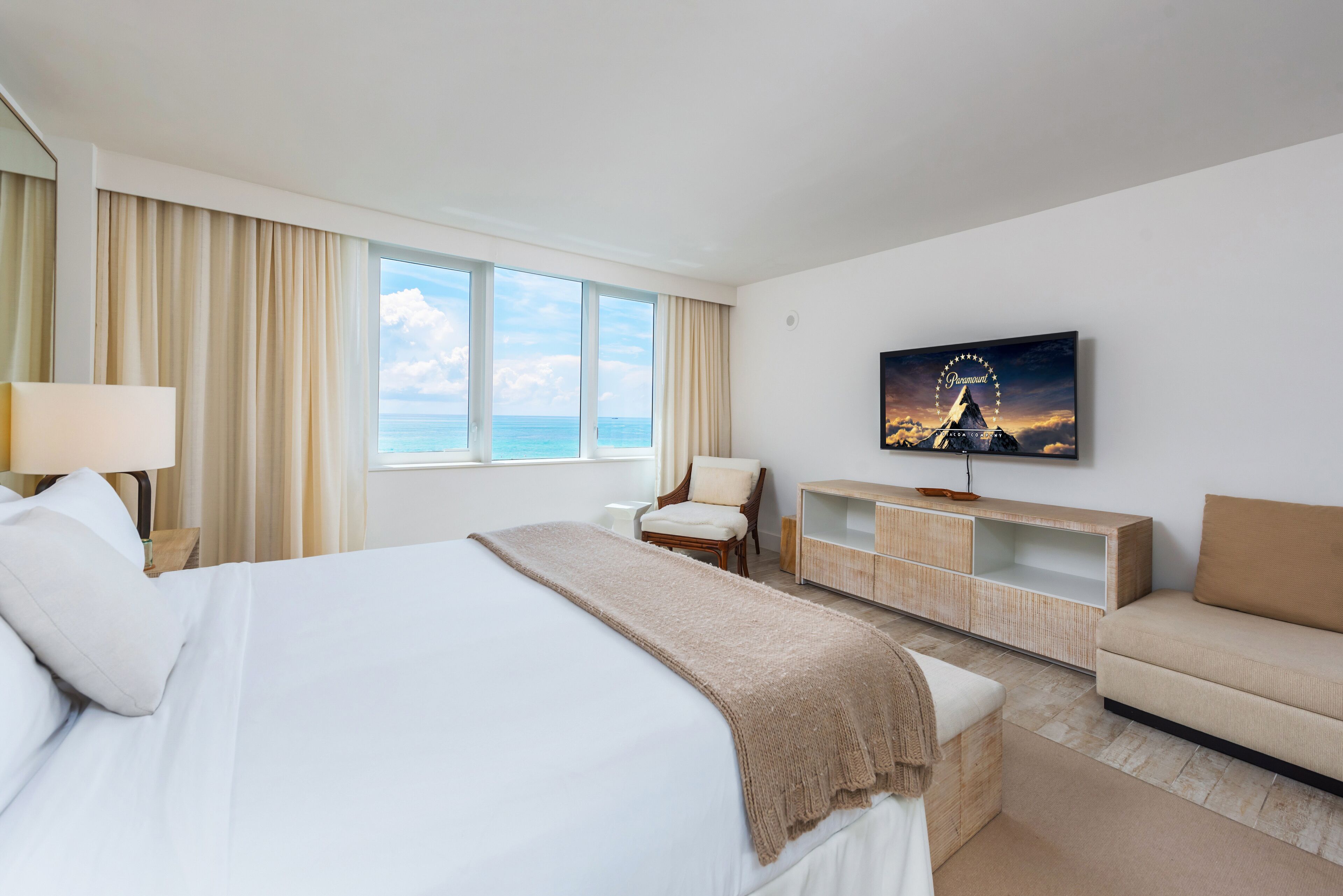 3 chambres, coffres-forts dans les chambres, bureau