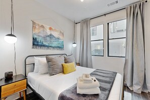 1 室のベッドルーム、デスク、アイロン / アイロン台、WiFi