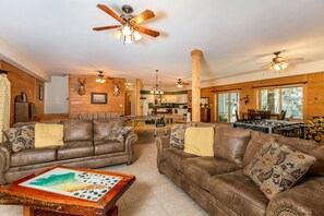 TV, fireplace, DVD player, books