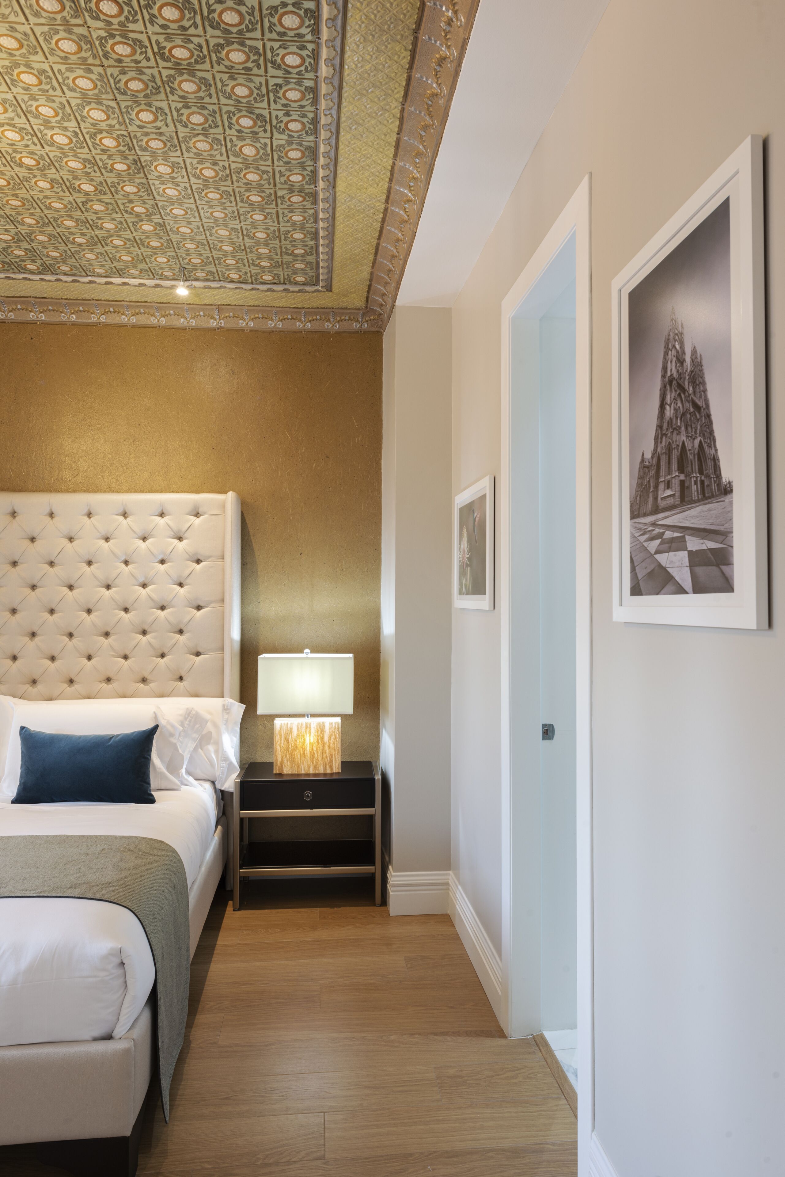 deluxe suite, 1 king bed, city view | 1 bedroom, premium bedding, down duvets, select comfort beds