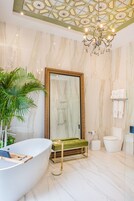Suite presidencial | Ropa de cama de alta calidad y edredones de plumas