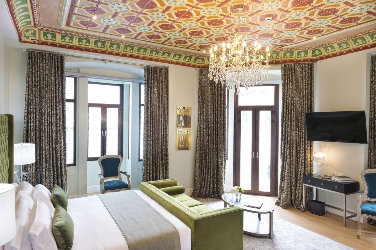 presidential suite | 1 bedroom, premium bedding, down duvets, select comfort beds