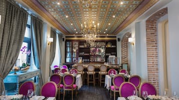 Free daily cooked-to-order breakfast