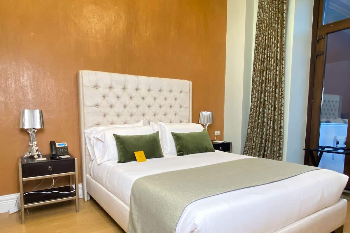 Luxury-Zimmer, 1 Queen-Bett, Stadtblick | 1 Schlafzimmer, hochwertige Bettwaren, Daunenbettdecken