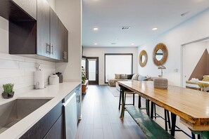 Interior - Eco-Friendly Condo with Shared Seasonal Pool, Balcony, and Free WiFi (Nashville)