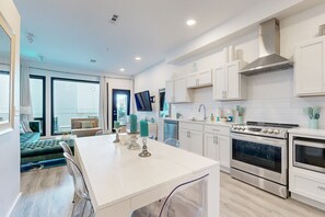 Fridge, microwave, oven, stovetop - Ultramodern Condo in Luxury Complex with WiFi, Patio, Seasonal Pool, & W/D (Nashville)
