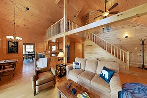 Televisión, chimenea, videojuegos y reproductor de DVD 