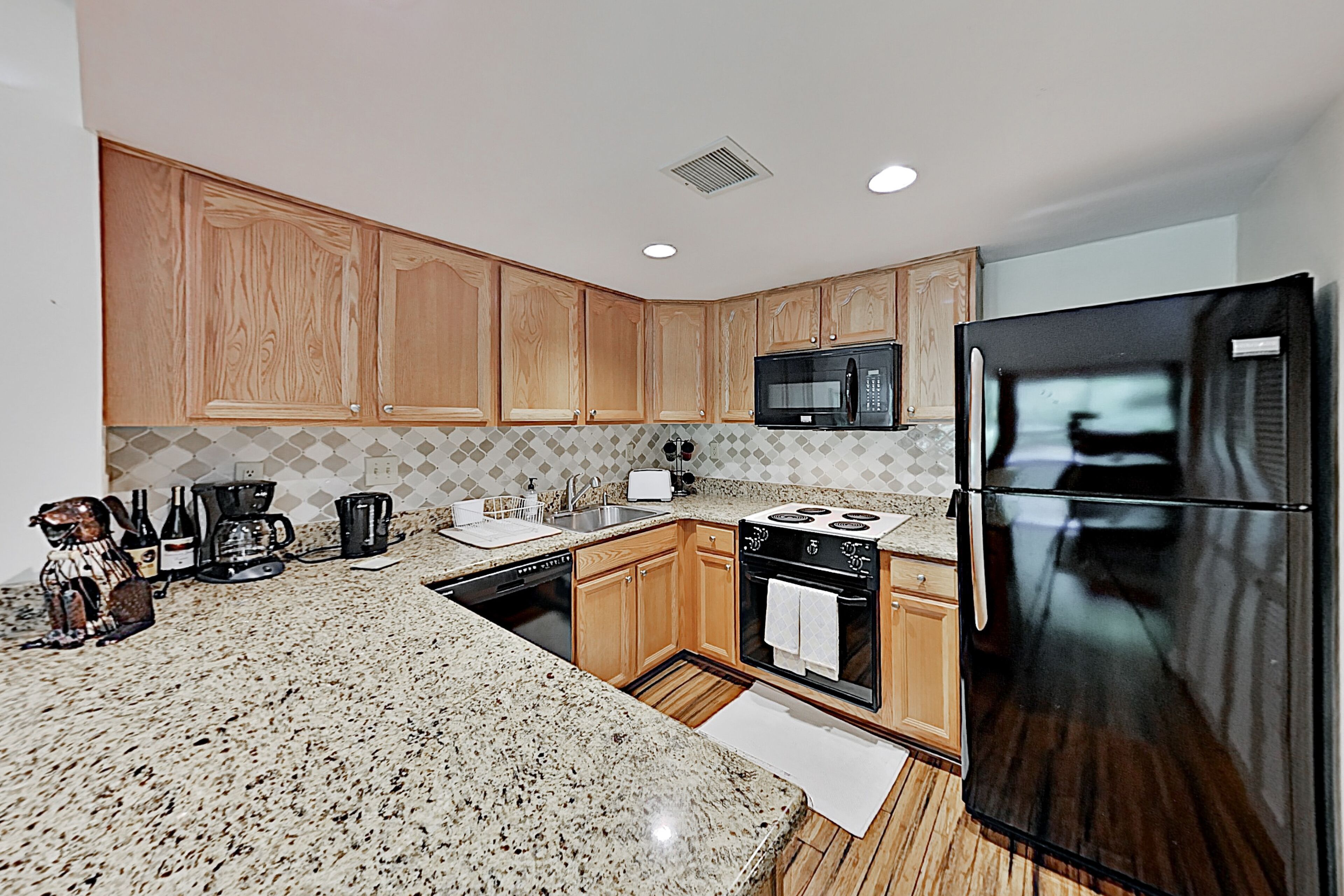 Amazing Rumbling Bald locale resort amenities including pools, beach