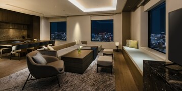 Premium Suite, 1 King Bed | View from room