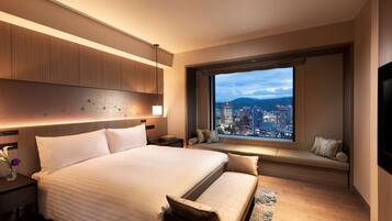 Suite, 1 chambre | Coffres-forts dans les chambres, bureau