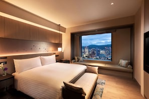 Suite, 1 Bedroom | In-room safe, desk, laptop workspace, blackout curtains - Hilton Hiroshima (Hiroshima)