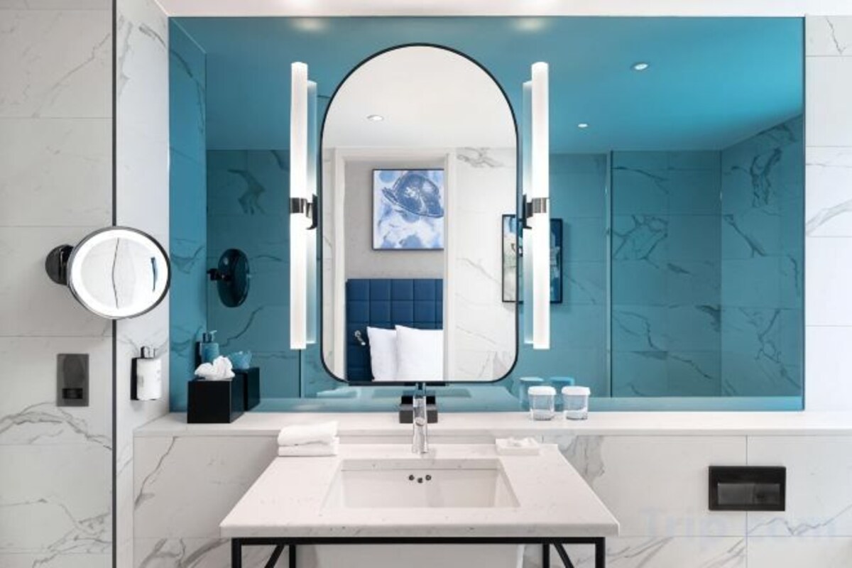 Articles de toilette gratuits, sèche-cheveux, serviettes fournies