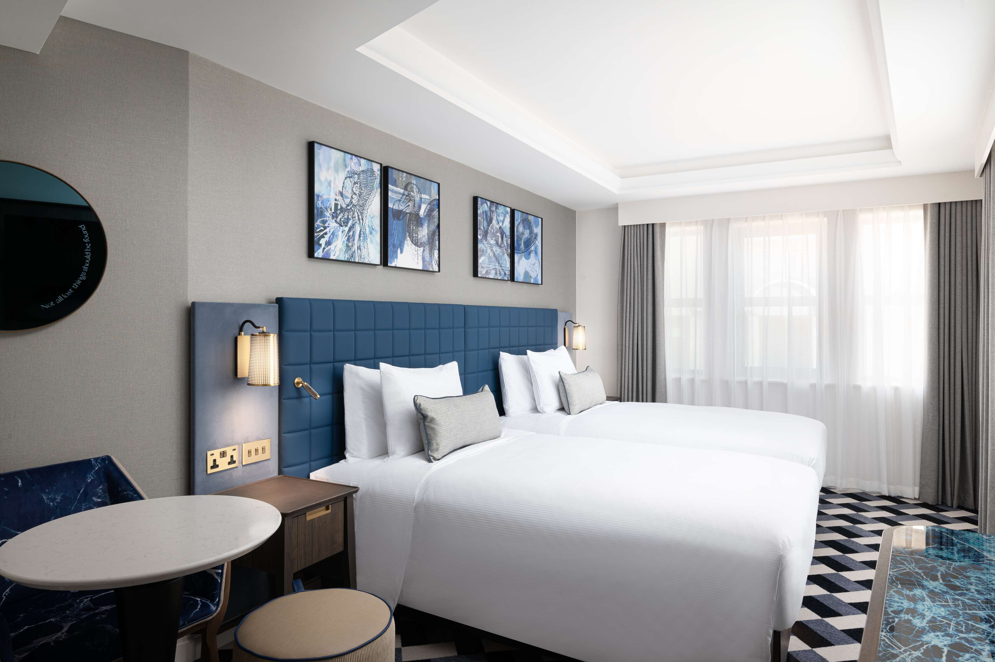 高级房, 2 张单人床 | 客房内保险箱、熨斗/熨衣板、免费婴儿床、免费 WiFi