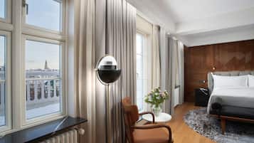 Premium bedding, minibar, in-room safe, desk