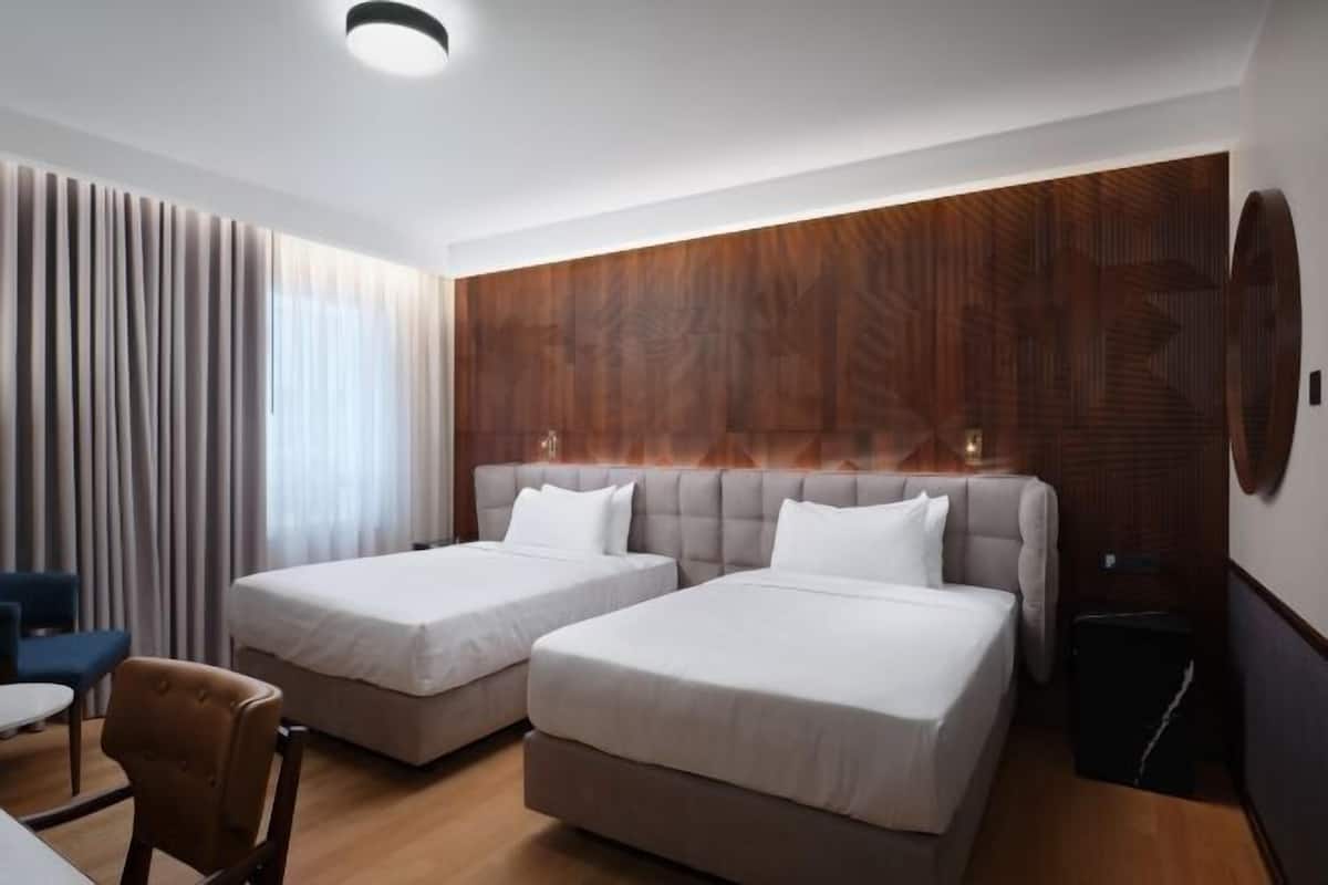 Premium bedding, minibar, in-room safe, desk