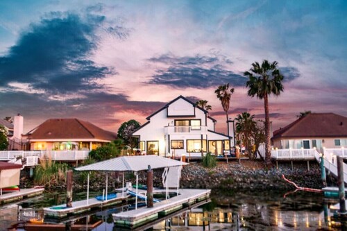 * Large Updated Waterfront Delta Manor Boat Dock *