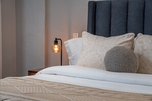Junior-Zimmer | Hochwertige Bettwaren, Schreibtisch, kostenloses WLAN, Bettwäsche