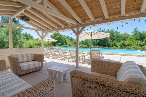 Villa Al Parco - 14 Persons, 6 Bedrooms, Neighbor free, Private Pool