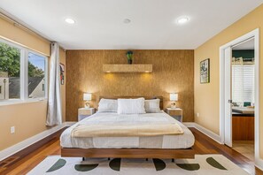 4 عدّة غرف نوم ومكتب ومكواة/لوح كي وسرير سفر