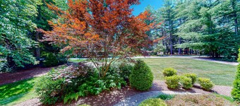 Expansive Designer Estate w/ TV lounge, Spacious Kitchen & Large Yard