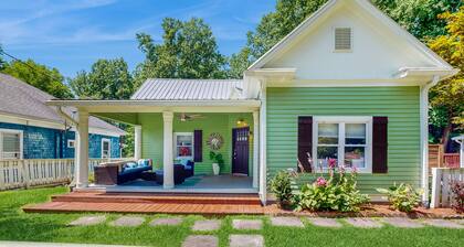Dog-friendly downtown retreat with 2 kitchens & large fenced yards